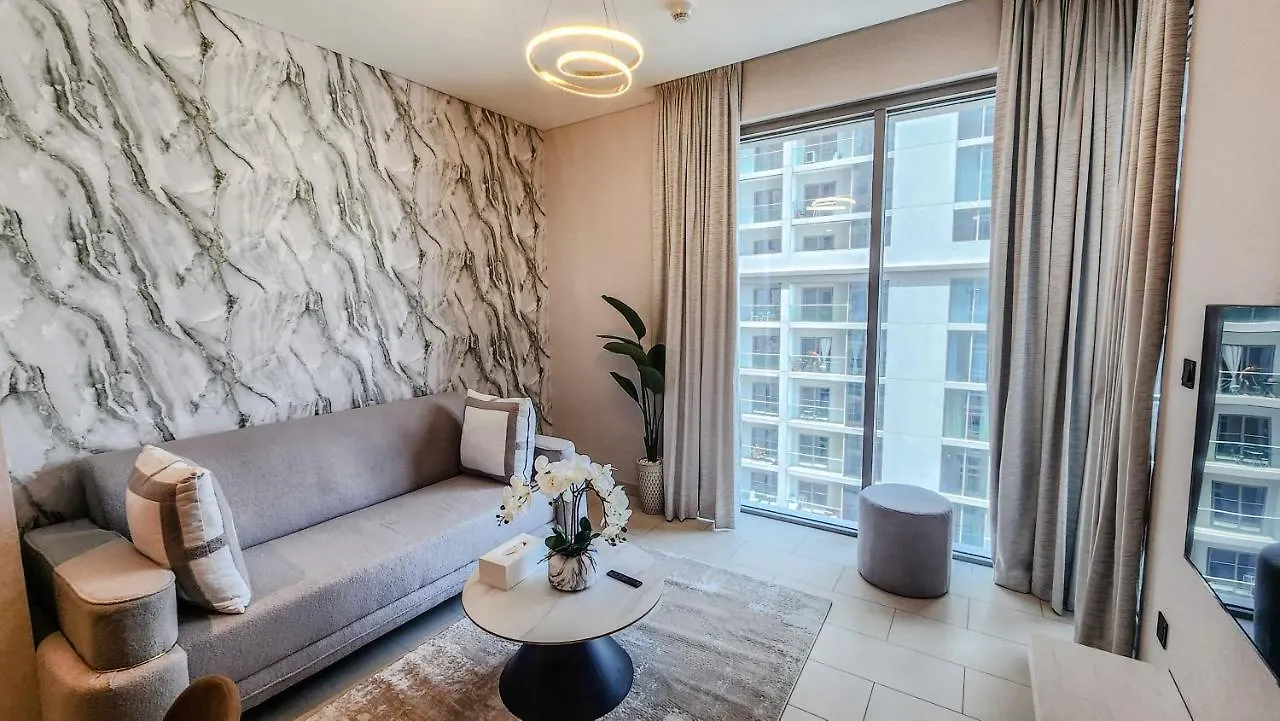Stay By Latinem Luxury 1Br Holiday Home Cvr B1603 Near Burj Khalifa Dubai Apartment