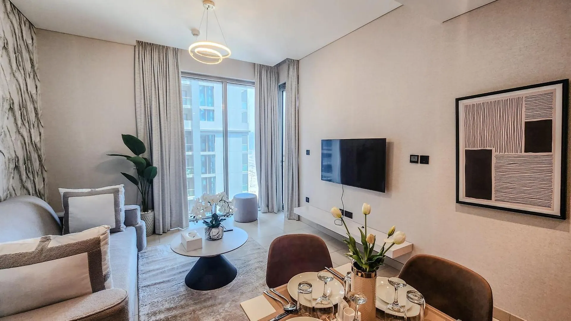 Stay By Latinem Luxury 1Br Holiday Home Cvr B1603 Near Burj Khalifa Dubai Apartment